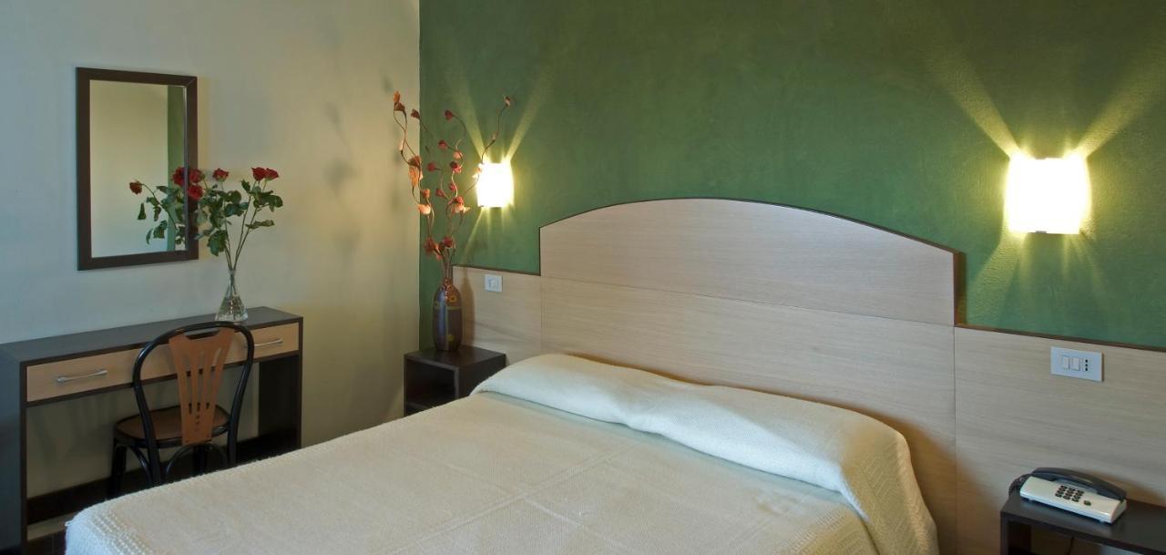 Hotel Il Cavaliere Nero تيرّينْيا المظهر الخارجي الصورة