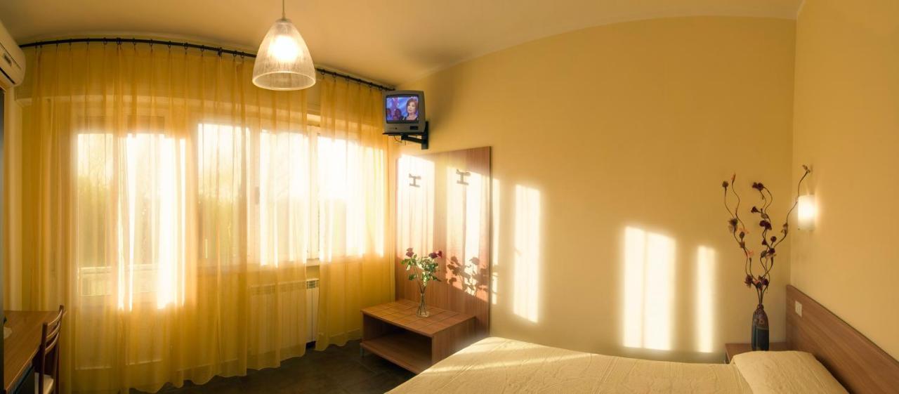 Hotel Il Cavaliere Nero تيرّينْيا المظهر الخارجي الصورة